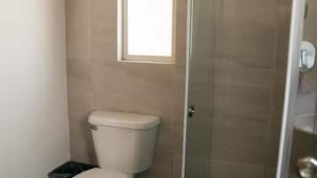 Habitación Deluxe, vista al jardín | Baño