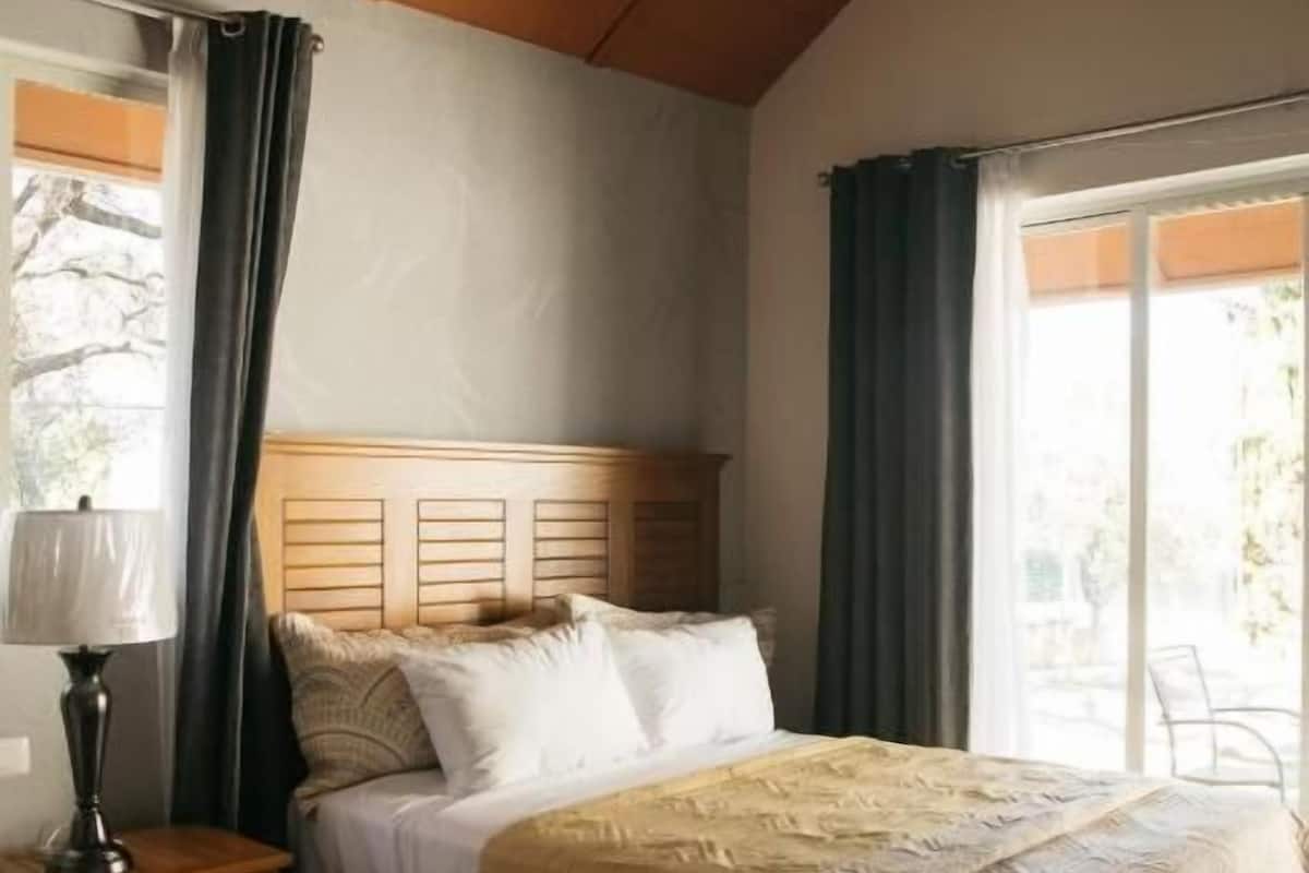 Deluxe Room, Balcony, Garden View