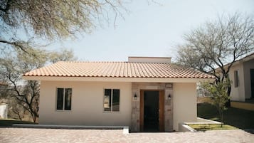 Deluxe Suite, Balcony, Garden View | Exterior
