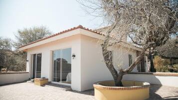 Deluxe Room, Balcony, Garden View | Exterior