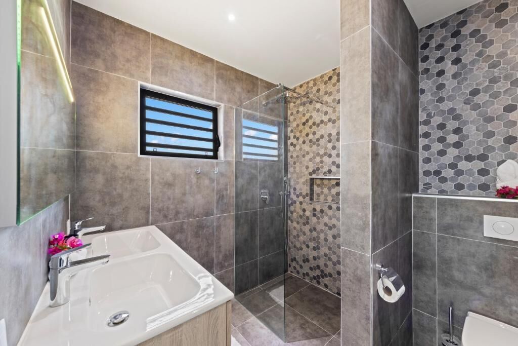 Casa, balcón, vistas al mar | Baño