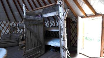 1 bedroom, desk, bed sheets