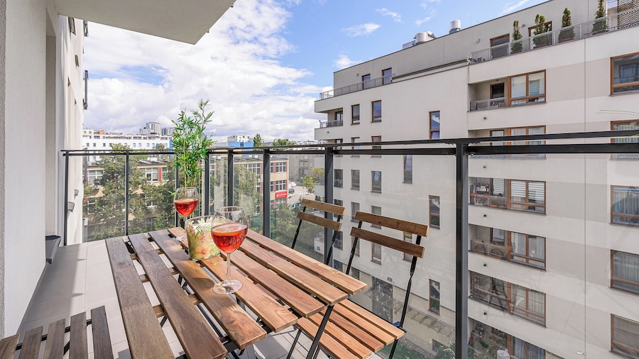 Lumina 3-room apart near Wola Museum