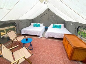 1 bedroom, desk, bed sheets