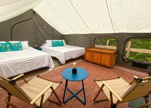 1 bedroom, desk, bed sheets