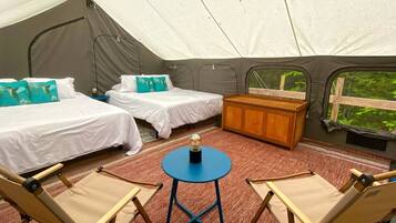 1 bedroom, desk, bed sheets
