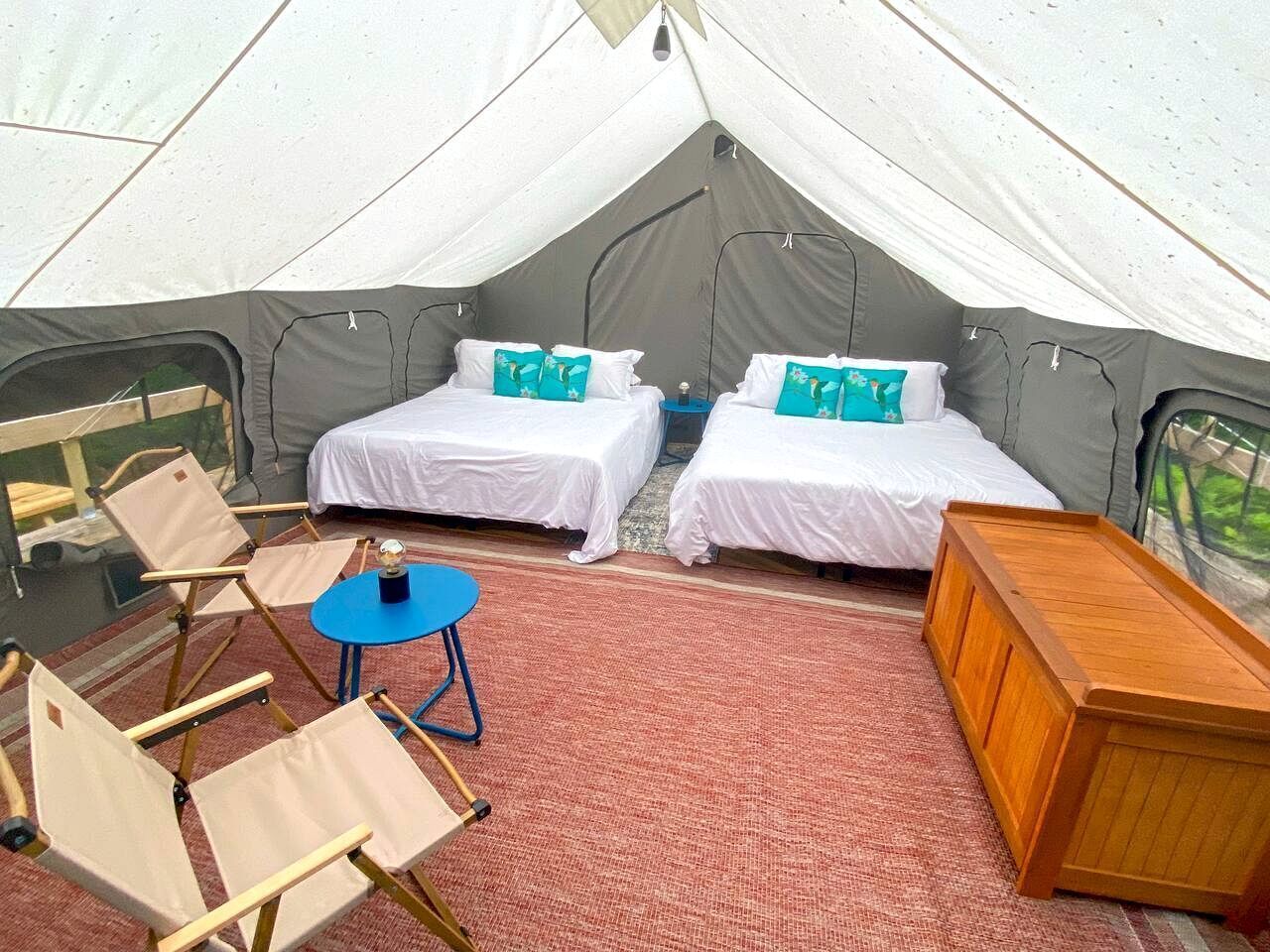 1 bedroom, desk, bed sheets