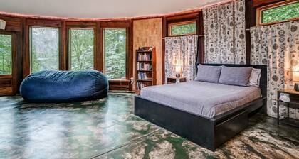 Unique Woodland Yurt with Fire Pit in Talking Rock, Georgia