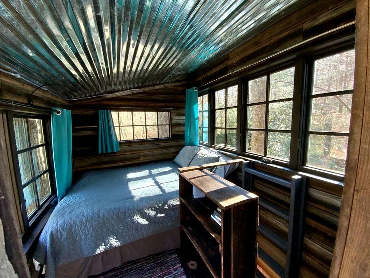 1 bedroom, iron/ironing board, bed sheets