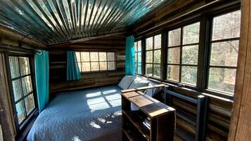 1 bedroom, iron/ironing board, bed sheets