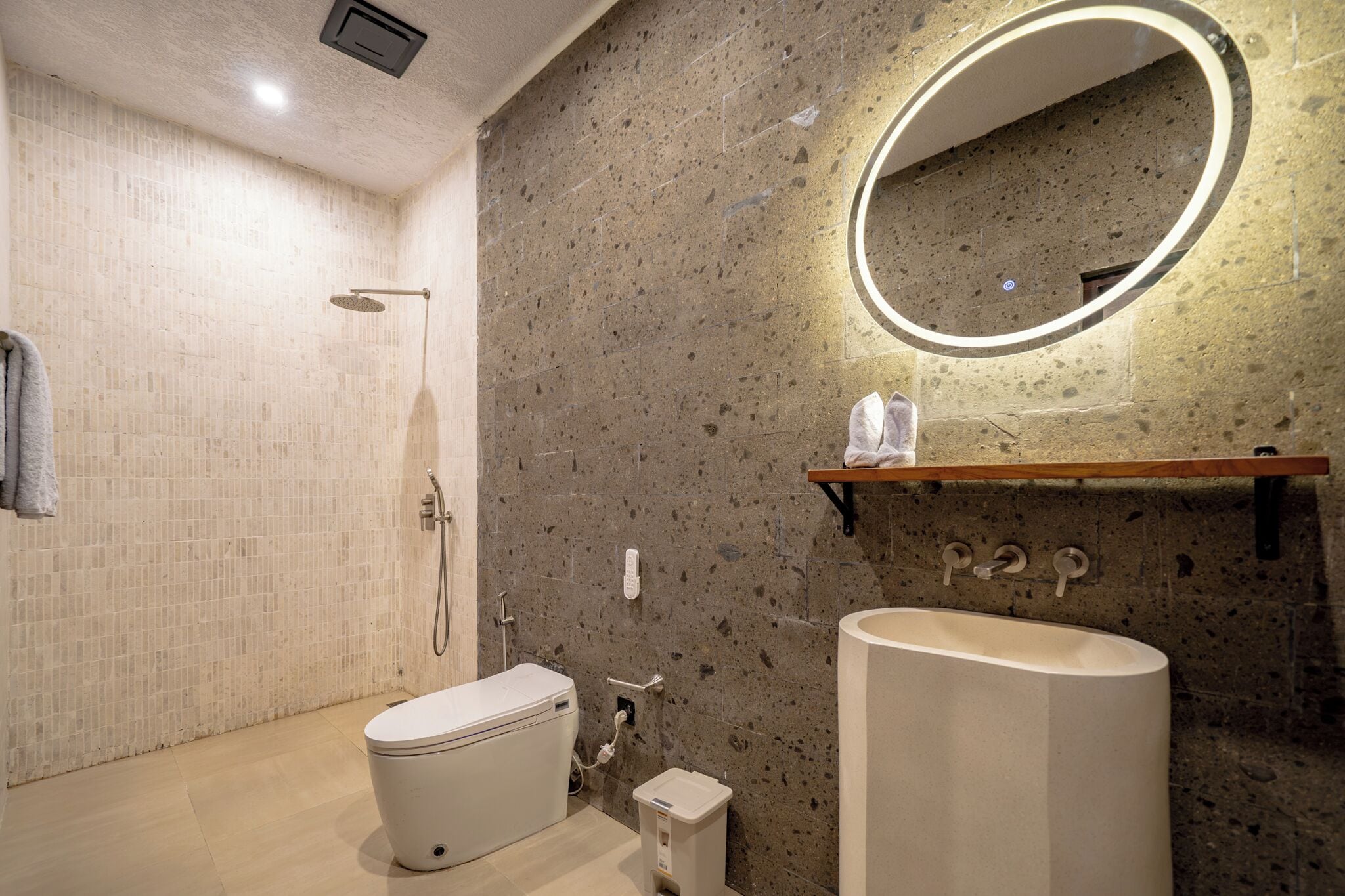 Villa, 3 Bedrooms, Private Pool, Pool View | Bathroom | Free toiletries, hair dryer, bidet, towels
