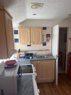 Private kitchen - Suite in LS7, Great For Contractors (West Yorkshire)