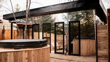 Bain à remous extérieur