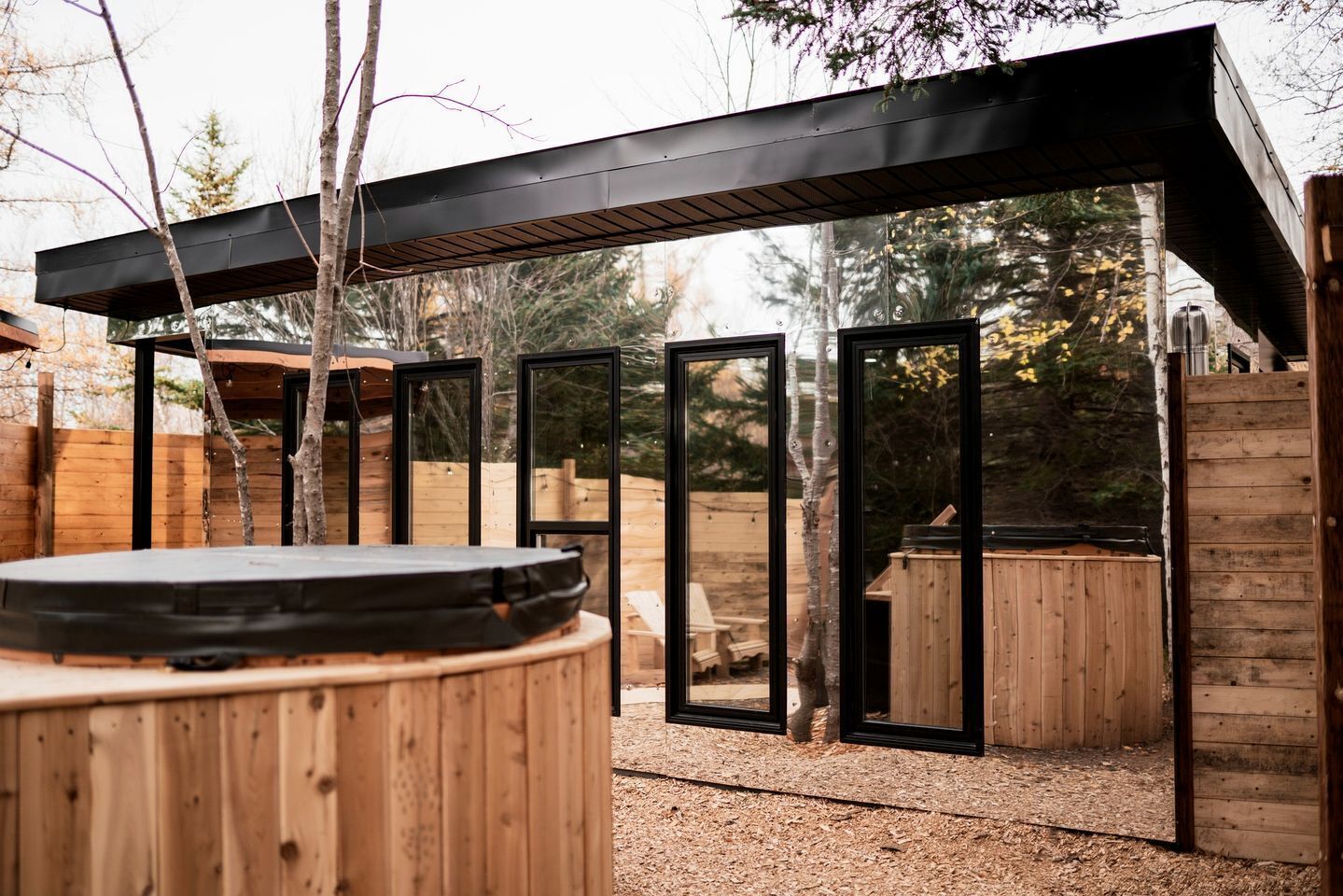 Bañera de hidromasaje al aire libre