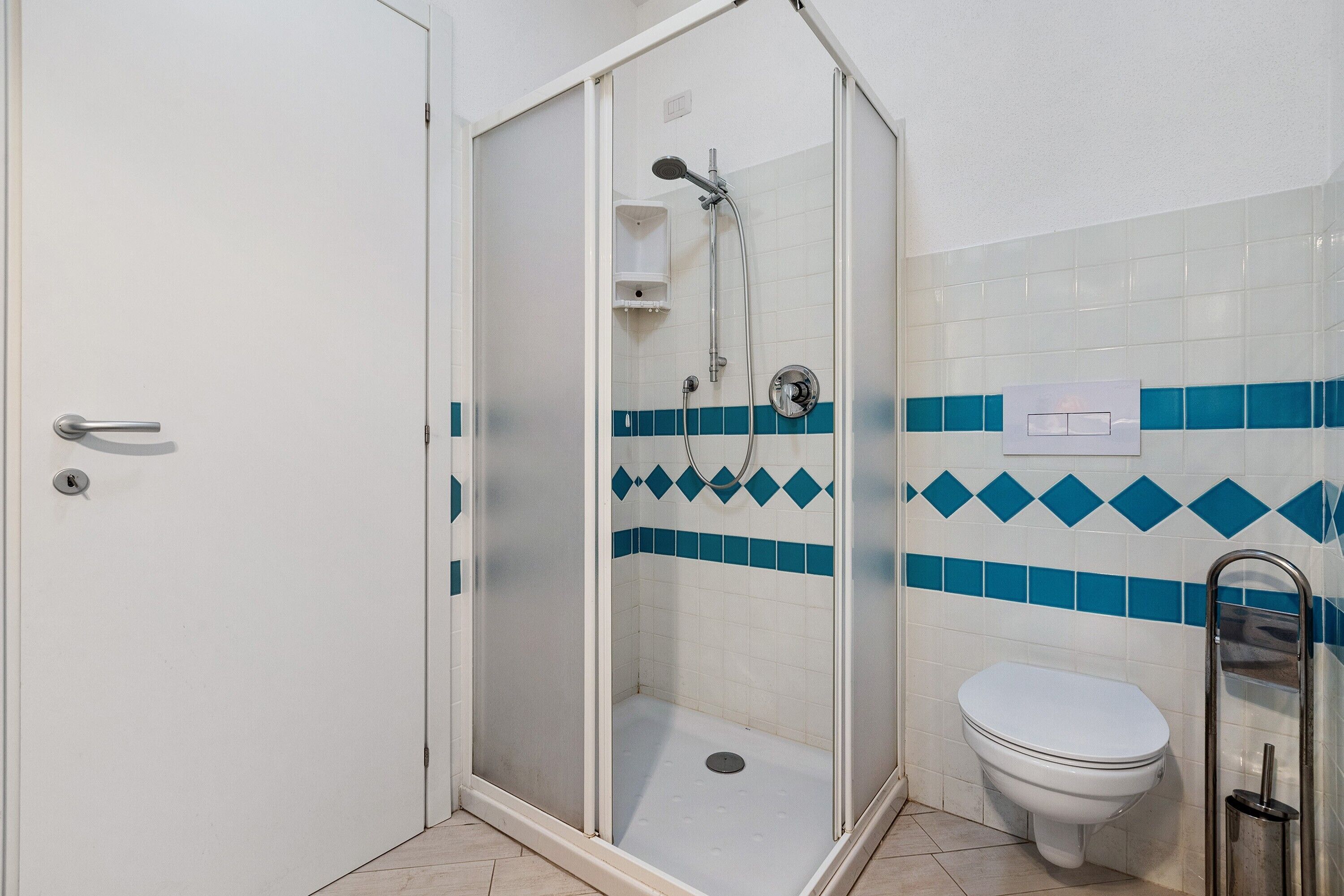 Shower, towels