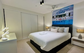 Room - CASA DELUXE #5 - Pool Gym Sauna Spa City Views Parking (South Yarra)