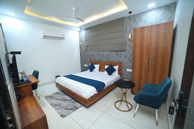 HOTEL ROYAL PALACE