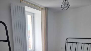 5 chambres, bureau, lit parapluie, Wi-Fi gratuit