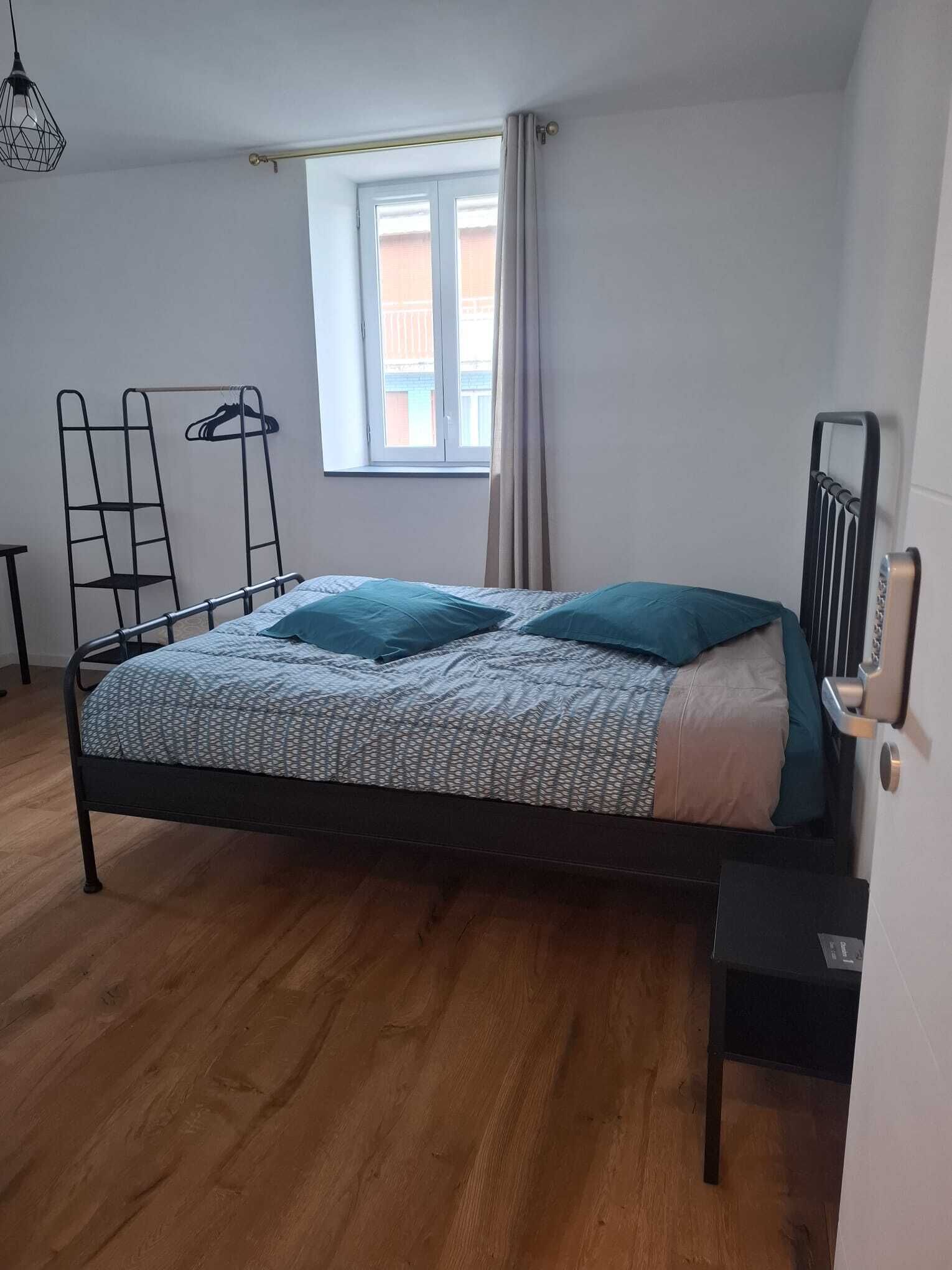 5 Schlafzimmer, Schreibtisch, Reisekinderbett, kostenloses WLAN
