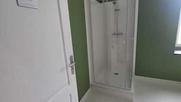 Shower, hair dryer, toilet paper