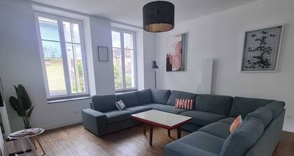 200-square-meter apartment - 5 bedrooms - 3 bathrooms