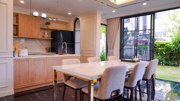 Villa, 2 Bedrooms, Private Pool, Sea View | Dining