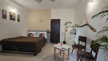 Deluxe Double Room, Balcony, City View | Laptop workspace, free WiFi