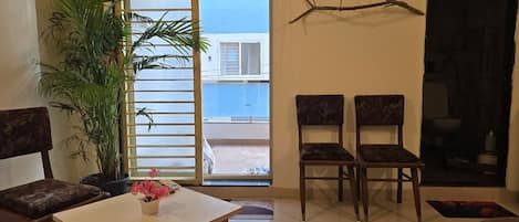 Deluxe-Doppelzimmer, Balkon, Stadtblick | Innenbereich