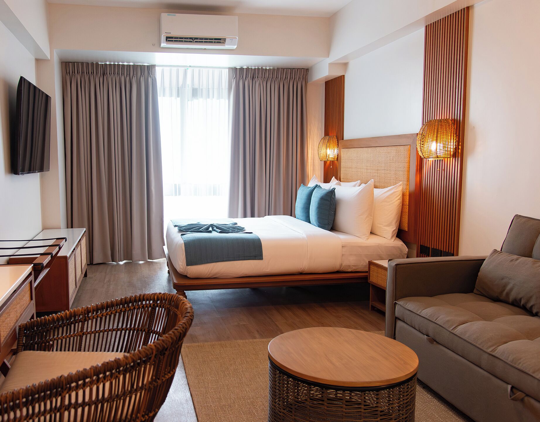 In-room safe, desk, blackout curtains, free WiFi