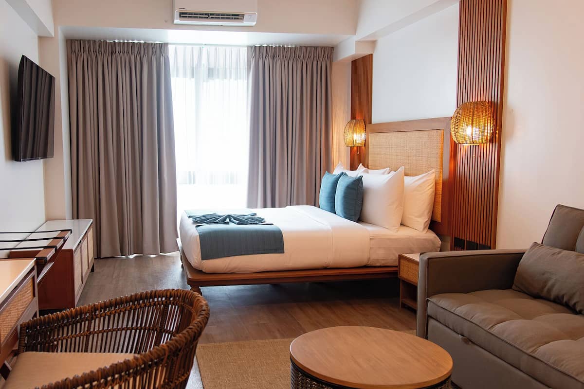In-room safe, desk, blackout drapes, WiFi (free)