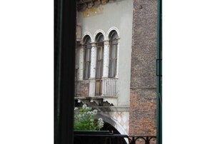 View from property - Room with a private bathroom and breathtaking views in the heart of Vicenza (Vicenza)
