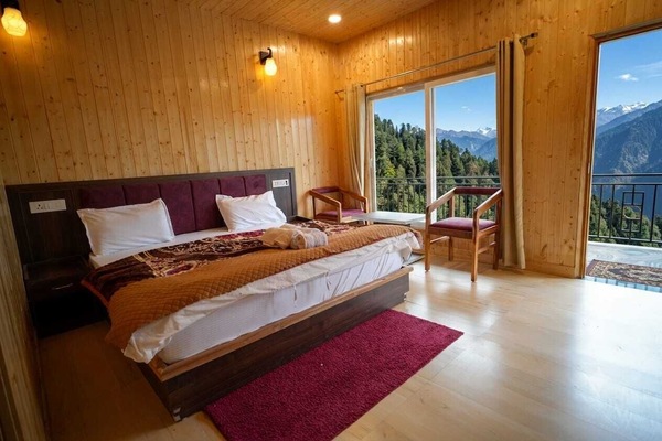 Deluxe Room | Rollaway beds (surcharge), bed sheets