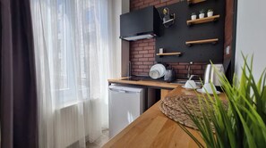 Studio, quang cảnh thành phố | Bếp riêng | Tủ lạnh nhỏ, lò vi sóng, bếp nấu 