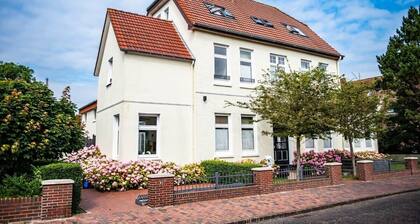 Feuerstein Family Home, Apartment 5