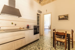 Apartment, Sea View | Private kitchen - La Finestra sul Blu (Favignana)