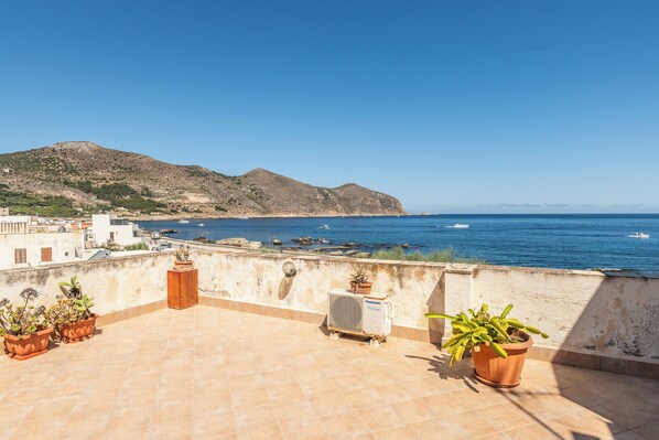 Apartment, Sea View | Property grounds - La Finestra sul Blu (Favignana)
