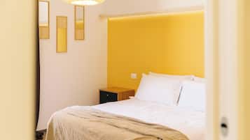Appartement, 1 grand lit et 1 canapé-lit, accès piscine, vue cour intérieure