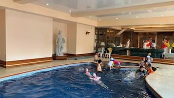 Casa, 4 habitaciones, fumadores, piscina privada | Piscina | Una piscina cubierta