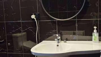Casa, 4 habitaciones, fumadores, piscina privada | Baño