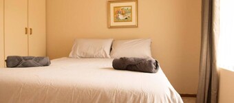 Charming 4-bedroom Apartment in Jeffreys Bay, South Africa
