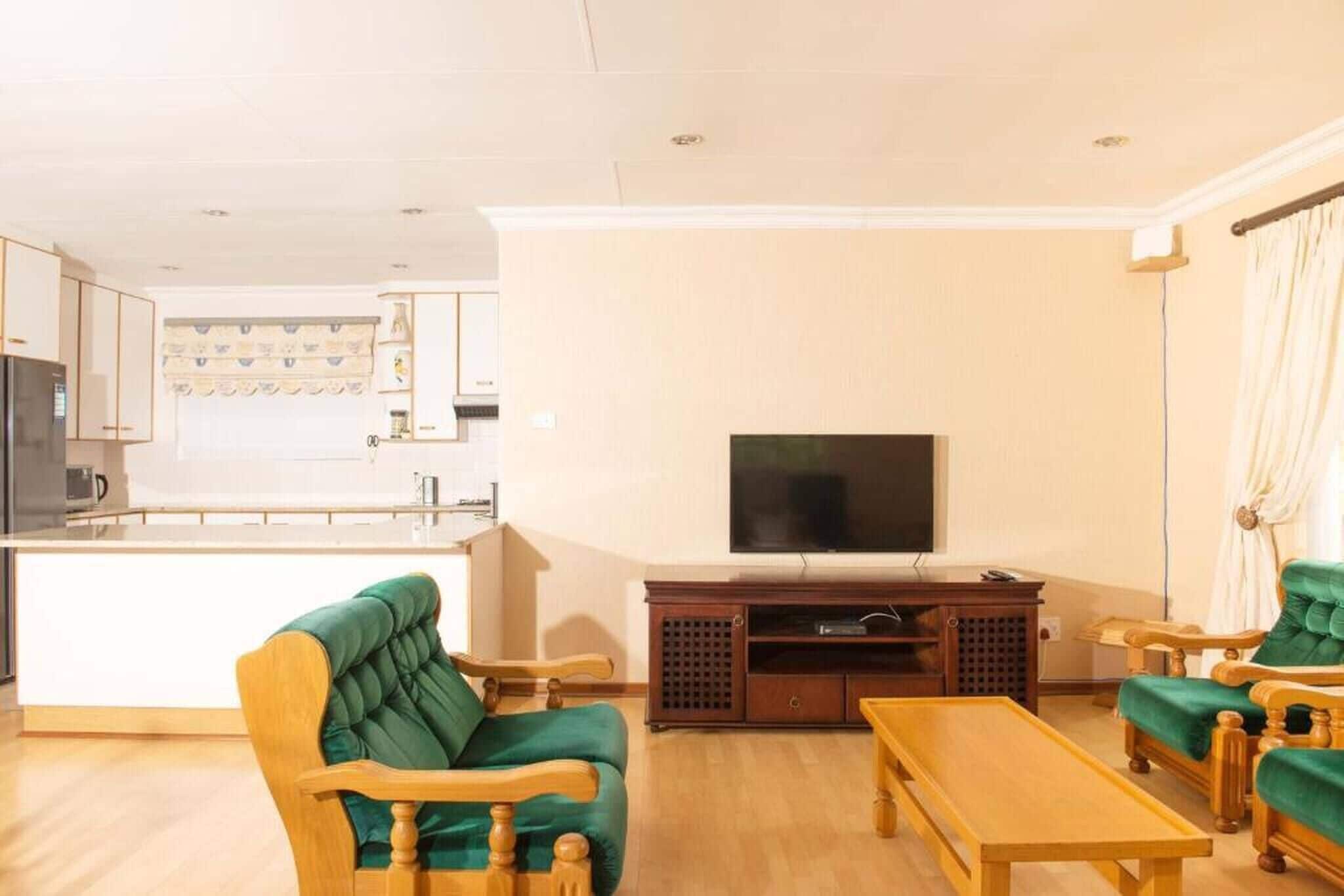 Apartment, 3 Bedrooms, Balcony, Ocean View | Living room