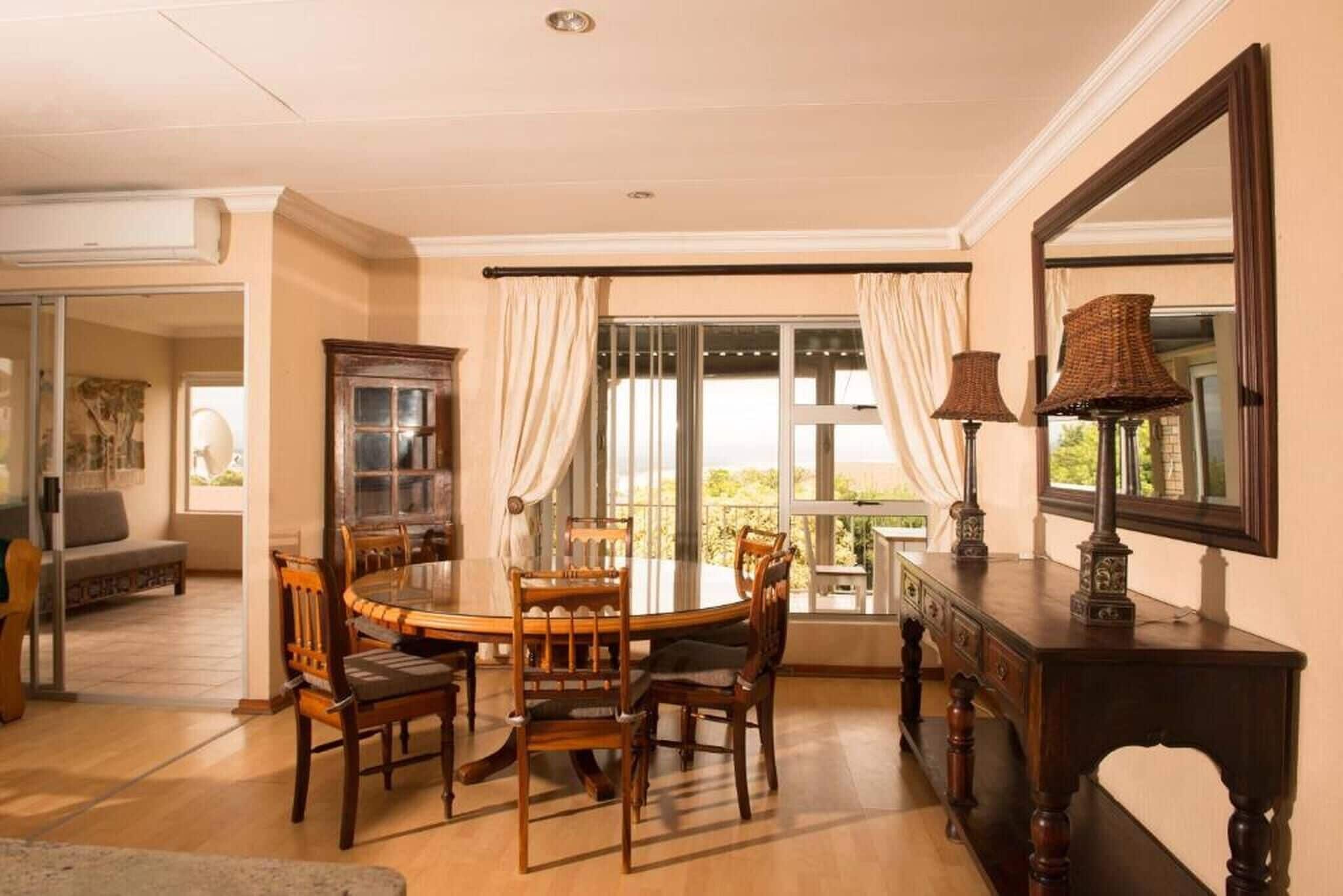 Apartment, 3 Bedrooms, Balcony, Ocean View | Dining room
