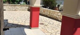 Appartement 'By The Sea 2' avec jardin privé
