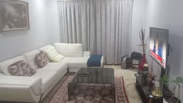 Rumah, 4 kamar tidur, akses difabel, Boleh Merokok | Ruang keluarga