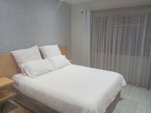 Rumah, 4 kamar tidur, akses difabel, Boleh Merokok