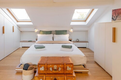 Bright Attic Penthouse Safe Central Clean Quiet