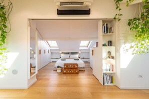 1 bedroom, desk, iron/ironing board, WiFi