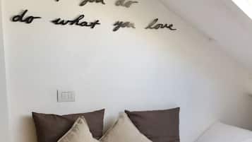 1 camera, una scrivania, ferro/asse da stiro, Wi-Fi