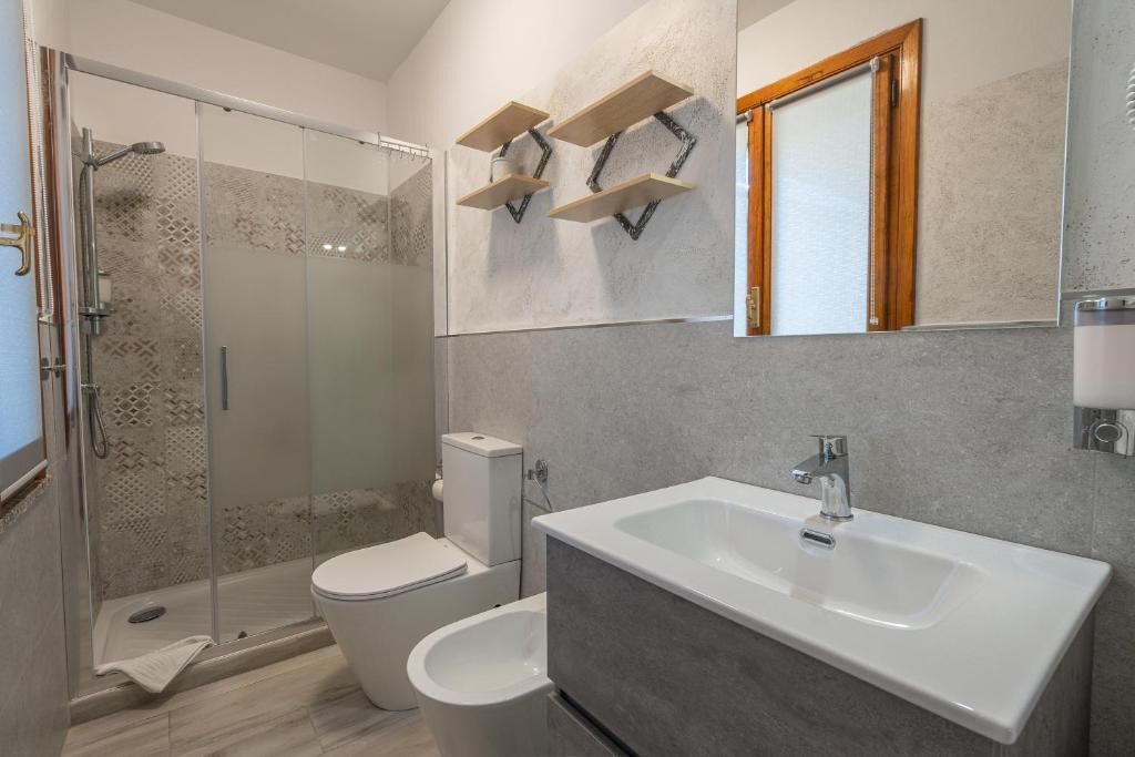 Comfort Double or Twin Room, Balcony | Bathroom