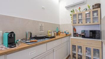 Deluxe Double Room, Balcony | Private kitchen